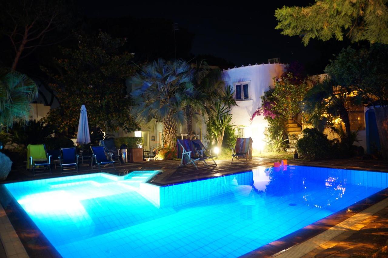 Villa Cinque Pini Казамиччола-Терме Экстерьер фото